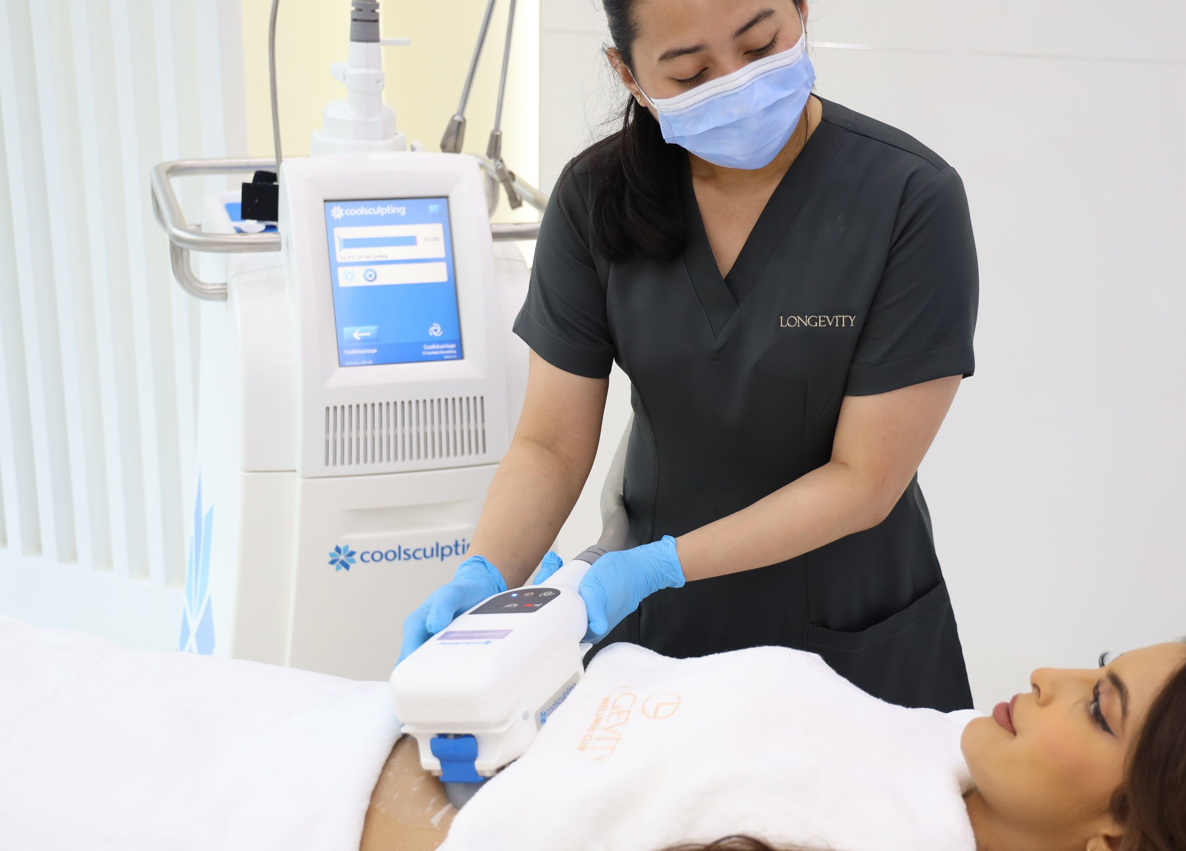 CoolSculpting treatment at Longevity Health and Wellness Club, دبي, دبي, AE enhances body contouring.
