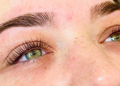 Close-up of styled eyebrows at Beauty by Maria, Elgin, Scotland, GB capturing expert beauty craftsmanship.