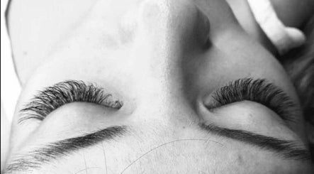Imagen 2 de Prive Salon & Lash Studio 