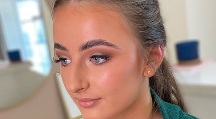 Lauren Malone Makeup & Brows