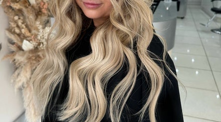 Georgia Elizabeth Hair изображение 3
