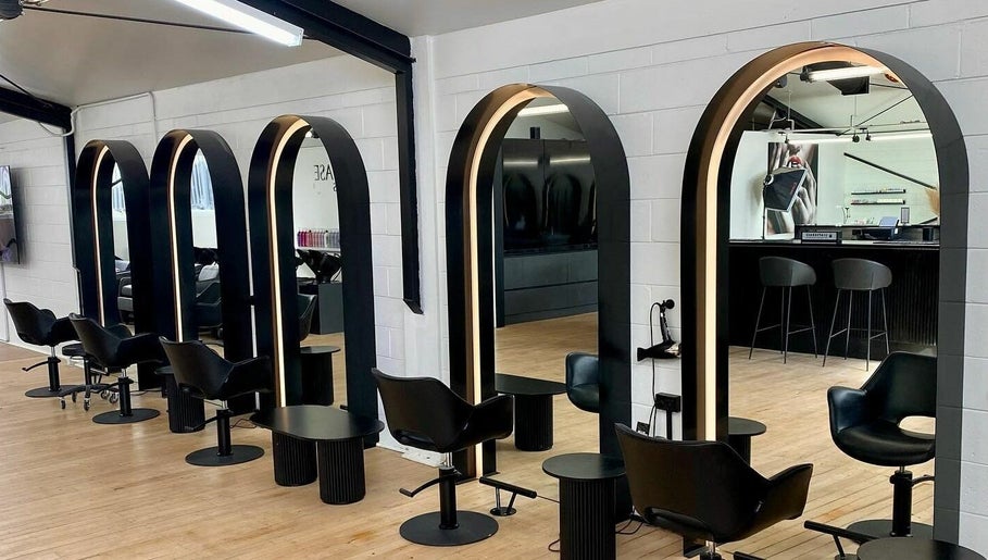 Four One Five Hair Studio - Eden Terrace 1paveikslėlis