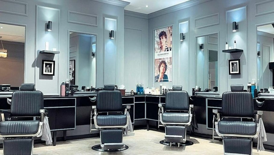 HK Barbers Gents Salon - WTC Mall imagem 1