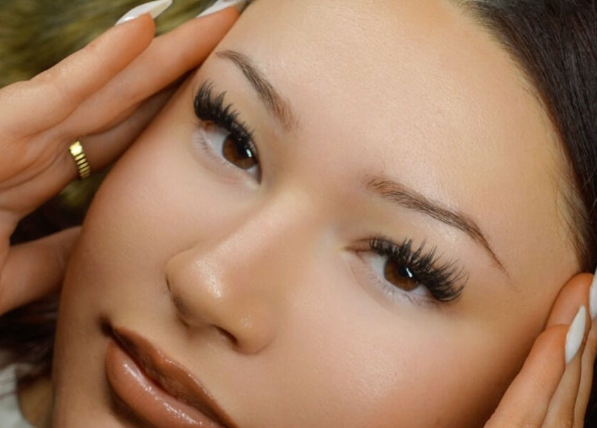 Close-up of lush lashes from Hypnotic Studio Lash & Brow Studio—Flinders Lane, Melbourne, Victoria, AU.