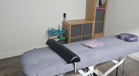 Reya Pancholi Massage Therapy and Recovery afbeelding 2