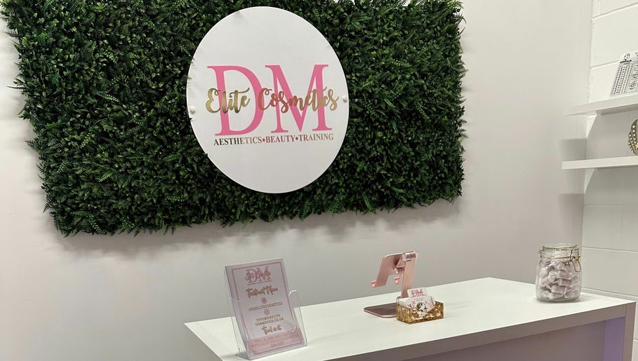 DM Elite Cosmetics image 1