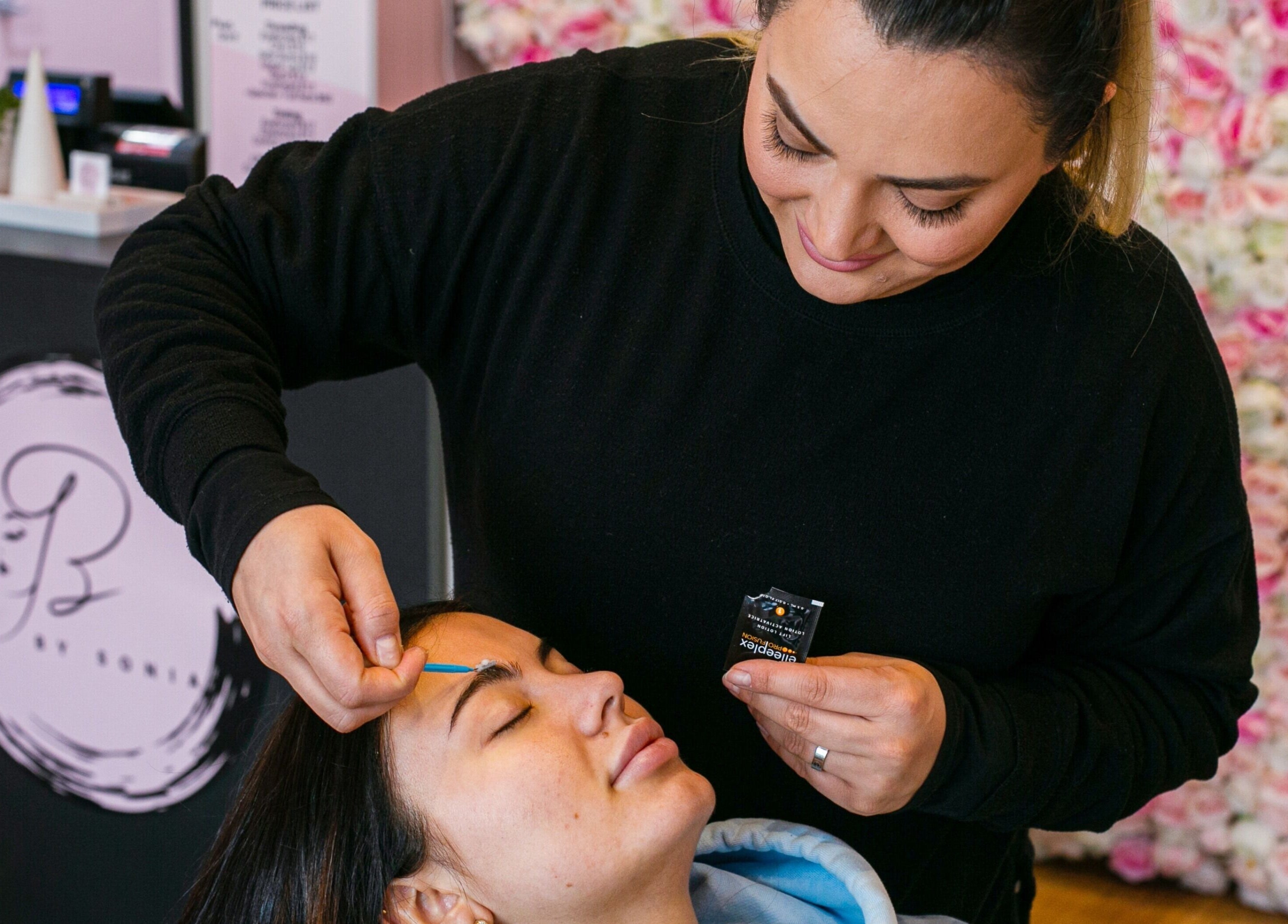 Professional brow shaping at Brows by Sonia in Melbourne, Victoria, AU, enhancing natural beauty.