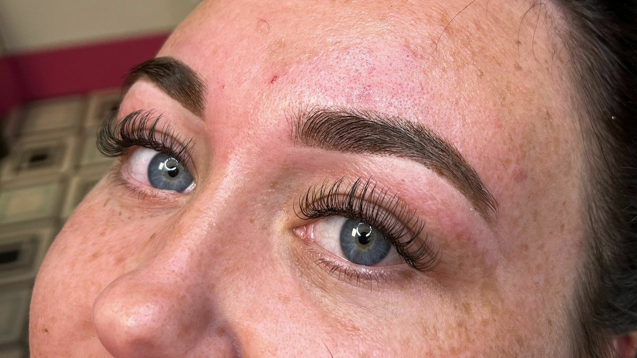 Best cosmetic tattoo artists specialising in powder brows in Cambuslang,  Glasgow | Fresha