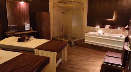 Red Orchid Spa image 2