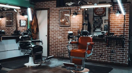 Man Made Barbershop Clement imaginea 3