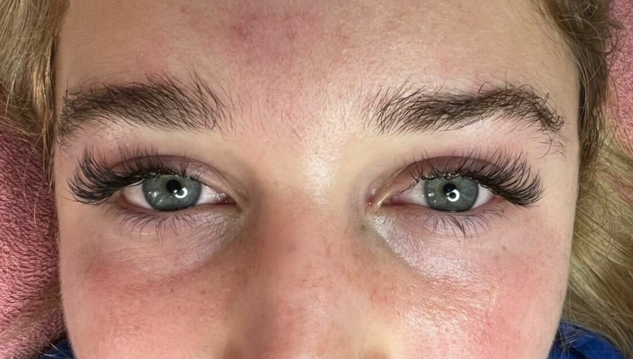 Botanical Lashes image 1