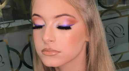 Sammie T Makeup slika 2