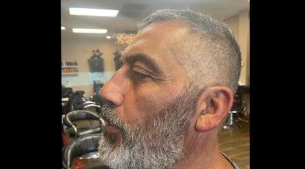 Steve the Barber  image 2