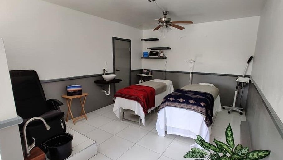 Blyss Day Spa, bilde 1