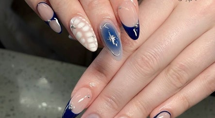 Image de Gloss 'n Blink Nails Niagara Falls 2
