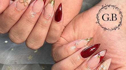 Image de Gloss 'n Blink Nails Niagara Falls 3