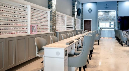 LT Nails Lounge