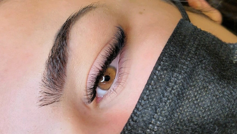 Rébéka Extensions, bilde 1