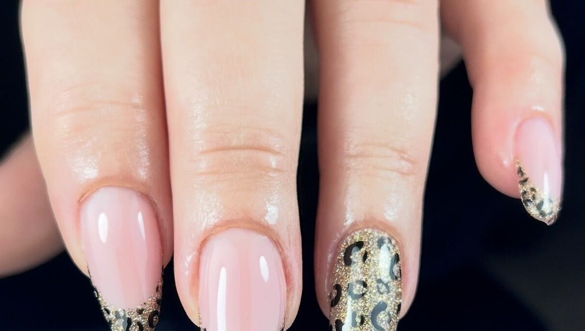 Chic leopard print nails at Karolina.Nails & Beauty, Slough, England, GB. Elegant and trendy design.