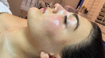 HealthyGlow-Teni image 3