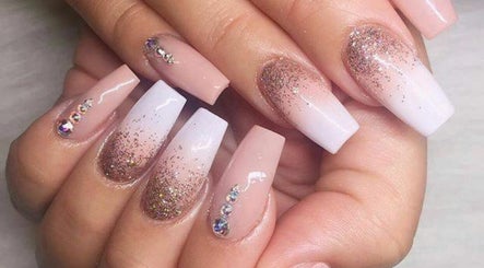 Luxury Nails and Spa Hillcrest