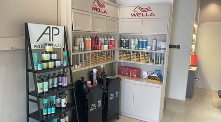 Imagen 2 de Nails Corner & Hair Corner Azaiba