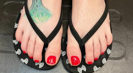 Priceless Nails & Beauty Palace image 3