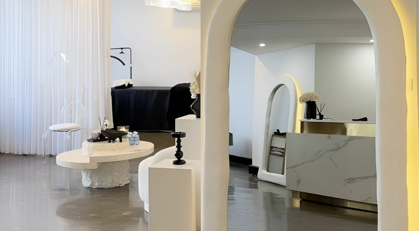 Elegant reception area at LBA Lashes - Crows Nest, New South Wales, AU, featuring modern decor and ambient lighting.