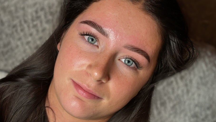 Glamorous eyebrow work by Lavish Eyes Studio in Temuka, Canterbury, NZ showcasing flawless beauty and elegance.