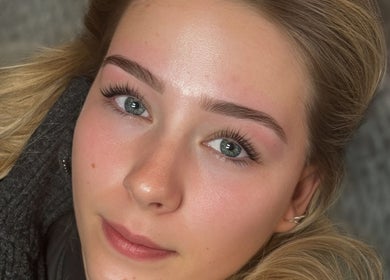 Woman with expertly styled lashes at Lavish Eyes Studio, Temuka, Canterbury, NZ.