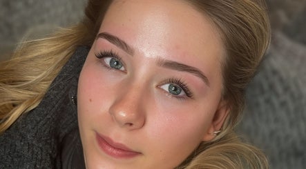 Woman with expertly styled lashes at Lavish Eyes Studio, Temuka, Canterbury, NZ.
