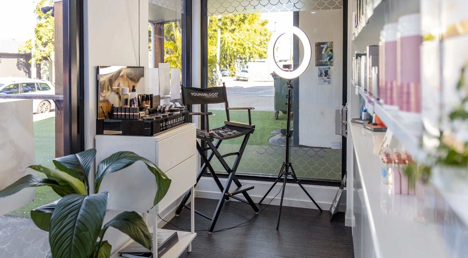 Professional makeup setup at Freeze Beauty Co. Bulimba in Bulimba, Queensland, AU featuring ring light and products.