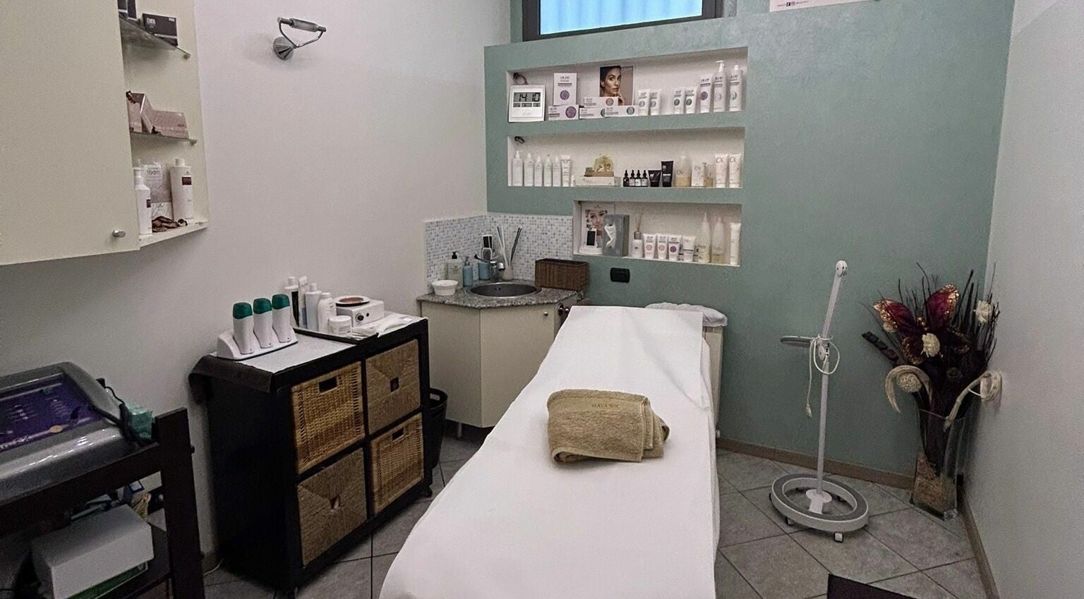 Sala trattamenti di bellezza presso Maya Sol S.A.S Di Garcia Guillen & C. a Sedriano, Lombardia, IT.