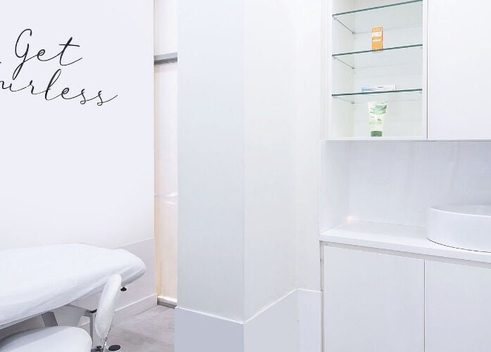 Relaxing treatment room at Furless Permanent Muroor Road (Abu Dhabi/Electrolysis), located in Abu Dhabi, AE.