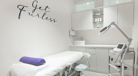 Furless Permanent Al Quoz (Dubai/Electrolysis)