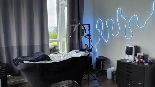 Chic beauty space at LooksbyLew - Mobile Services in Maple Ridge, British Columbia, CA with modern decor and equipment.