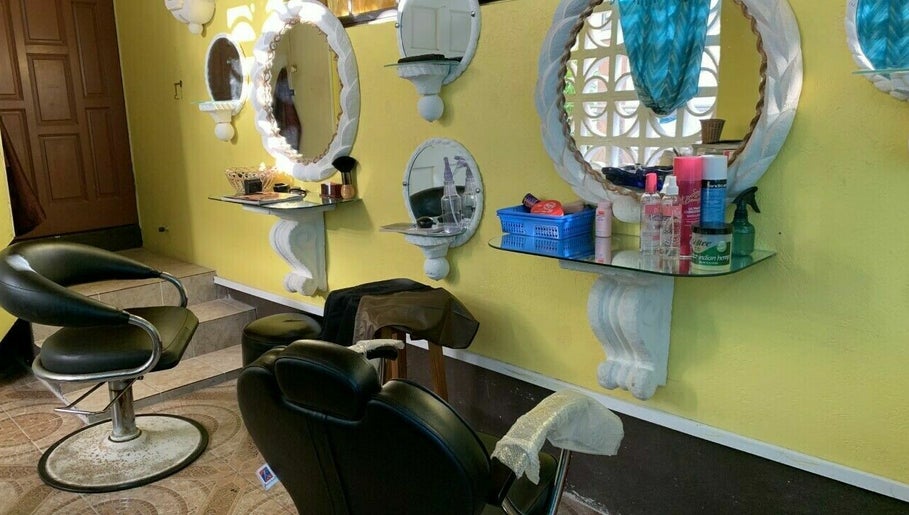 Healthy Scalp and Hair Clinic image 1