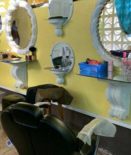 Healthy Scalp and Hair Clinic image 2