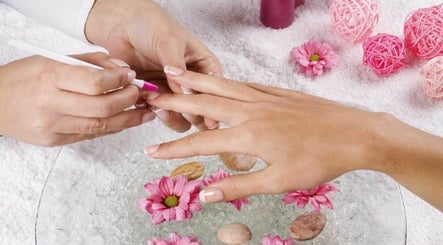 Mujer Bonita Manicure a Domicilio