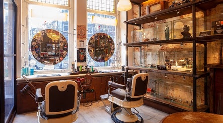 DISTRICT BARBER, bilde 2