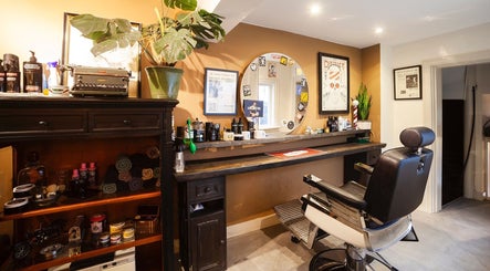 District Barber obrázek 2