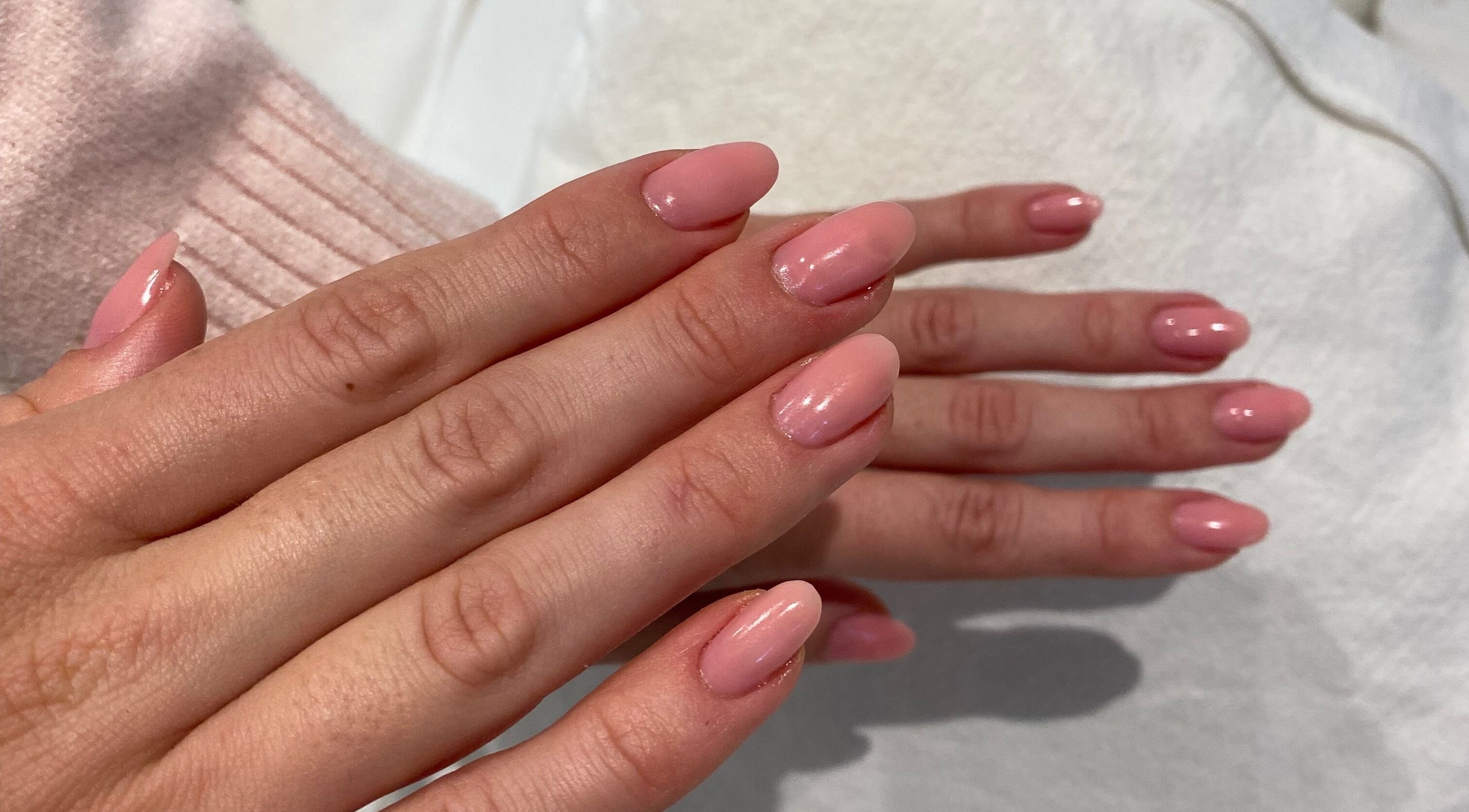 Elegant pink manicure at Asma Docrat London, London Fields, Shoreditch, London, England, GB.