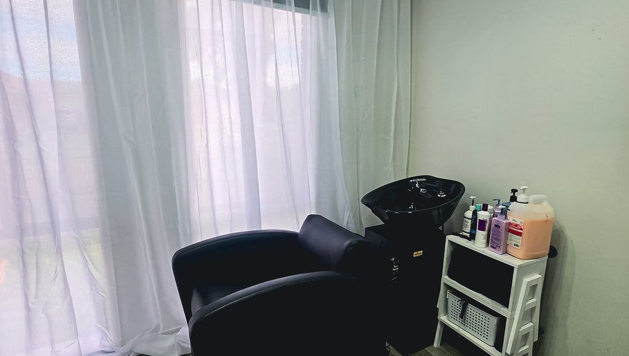 ARK HAIR STUDIO image 1