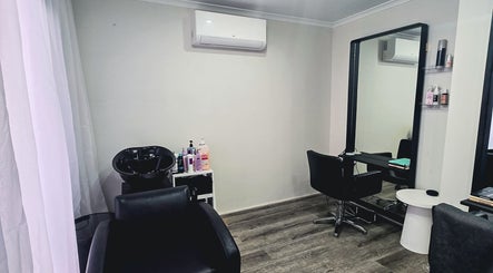 ARK HAIR STUDIO image 3