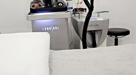 Dr.Laser Clinic image 3