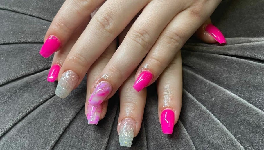 So Chic Nails and Beauty  image 1