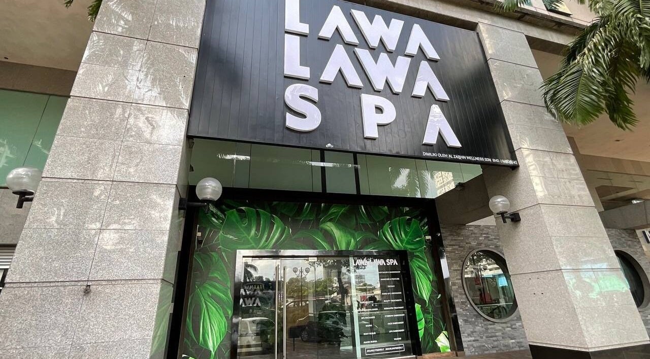 Entrance of LAWA LAWA SPA @Menara Zurich, Johor Bahru, Johor, MY with lush green decor.