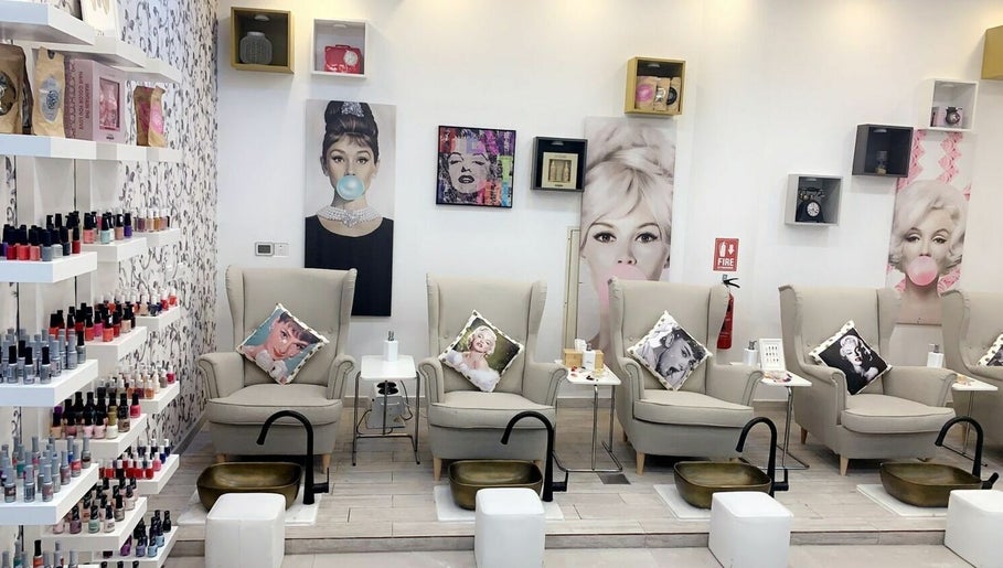 Tikas Beauty Lounge Ladies Salon image 1