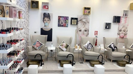 Tikas Beauty Lounge Ladies Salon