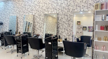 Tikas Beauty Lounge Ladies Salon afbeelding 3